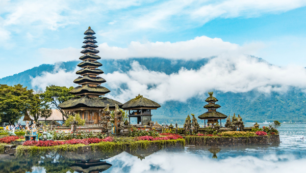 Bali-Indonesia-Lake-Temple